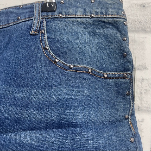 Wild Fable Women’s Studded Raw Hem Blue Denim Skirt 20W NWT - Picture 3 of 6